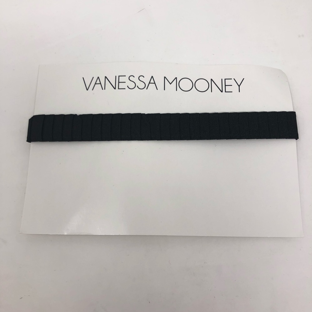 Vanessa Mooney Choker